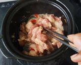 Hình bước làm 2 của món Thịt ba chỉ kho tiêu