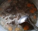 Foto langkah ke 3 dari resep Soup Tulang Daging Sapi.