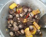 Foto langkah ke 5 dari resep Kerang Saos Padang.