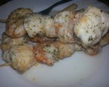 Foto del paso 4 de la receta: Brochetas de rape y gambones