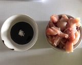 Foto langkah ke 1 dari resep Tumis Ayam Kecap 3 bahan.