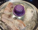 Foto del paso 2 de la receta: Bife grueso de cerdo (jamón) con salsa/puré de apio