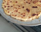 A picture of step 6 of Chana dal parantha.