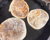 A picture of step 4 of Mini peanut puri.
