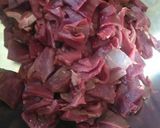 Foto del paso 1 de la receta: Corazón de res en su jugo