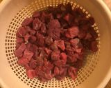 Vörösboros gulyásleves csipetkével recept fázis 1 fotója