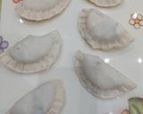 Foto del passaggio 3 della ricetta Fagottini di sfoglia con salsiccia e friarielli