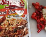 Foto langkah ke 2 dari resep Nasi Goreng Kuning.
