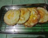 Foto langkah ke 1 dari resep Telur Ceplok Kuah Santan.