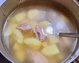 Hình bước làm 2 của món Canh khoai tây sườn non
