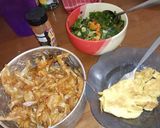 Foto langkah ke 3 dari resep Tumis daun melinjo pedas.