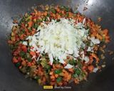 A picture of step 5 of Veg Schezwan Fried Rice.