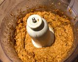 A picture of step 1 of Walnut, ricotta and sun-dried tomatoes pesto.