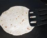 A picture of step 5 of Green salad with custard in tortilla cups.