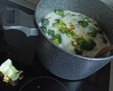 Brokkolikrémleves recept fázis 5 fotója