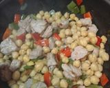 Foto del paso 2 de la receta Garbanzos al curry con solomillo de cerdo