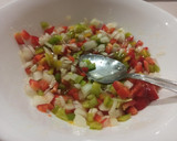 Foto del paso 2 de la receta: Palitos de cangrejo con vinagreta de pimientos