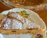 Foto del passaggio 4 della ricetta Crostata integrale con la ricotta e uvetta
