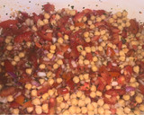 Foto del paso 5 de la receta: 🍅Ensalada de garbanzos, tomate y aguacate 🥑