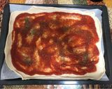 Foto del paso 5 de la receta: Pizza casera 2 sabores (sin reposo)