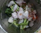 A picture of step 2 of Thai Green Curry.