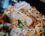 Foto langkah ke 3 dari resep Bihun Pedas.