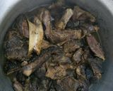 A picture of step 2 of Stewed Aliya (smoked beef).