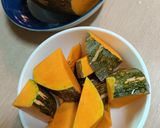 A picture of step 1 of Onion Pumpkin Pork Rib Soup.