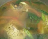 Foto langkah ke 4 dari resep Sop Gurame Pedas.