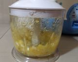 Foto langkah ke 2 dari resep Lidah Sapi Double Sauce - Saus Hijau.
