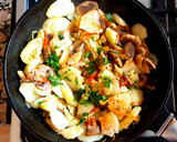 Foto del paso 3 de la receta: Champiñones con papas salteados👨‍🍳👨‍🍳