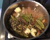 Une image de l'étape 4 de Bouillon de crevettes au laurier,algues et pak choï (recette anti gaspi).