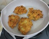 Foto langkah ke 2 dari resep Bakwan Jagung Renyah.