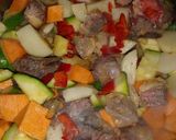 Foto del paso 1 de la receta: Guiso de Verduras, carne y fideos