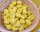 Foto del paso 1 de la receta: Patatas de guarnición al romero