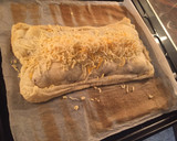 Foto del paso 7 de la receta: Hojaldre relleno de secreto, queso de cabra y cebolla caramelizada