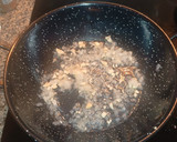 Foto del paso 2 de la receta: Habitas con jamón y huevo