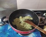 A picture of step 3 of Lauki ka Halwa.