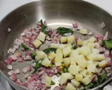 A picture of step 2 of Kanda poha (Bombay style).