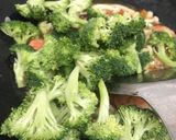 Foto langkah ke 5 dari resep Brokoli Tumis.