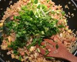 Hình bước làm 2 của món Cơm rang nước tương Maggi
