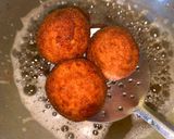 சிக்கன் உருளைக்கிழங்கு சீஸ் உருண்டை / chicken potato cheese balls recipe in tamil) ரெசிபி ஸ்டேப் 7 புகைப்படம்