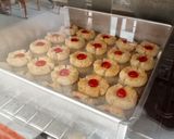 Foto langkah ke 4 dari resep 250. Thumbprint tepung roti.
