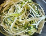 Foto del paso 1 de la receta: Espagueti de zapallo italiano 🍝
