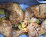 Foto del paso 8 de la receta: Pollo asado con salsa de humo a la barbacoa Maple Bourbon con patatas a las hierbas provenzales