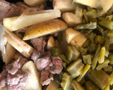 Foto del paso 5 de la receta: Bistec en salsa verde con papas y nopales