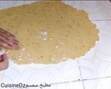 صورة لخطوة 2 من وصفة ميني كيش بالدجاج البايت بعجينه اقتصاديه بالزيت