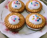 A picture of step 4 of Creamy Biscuit Sandwich.