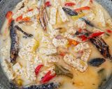 Foto langkah ke 4 dari resep Kotokan Pindang Bumbu Iris.