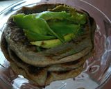 Foto langkah ke 3 dari resep Pancake Pisang Oat Toping Alpukat.